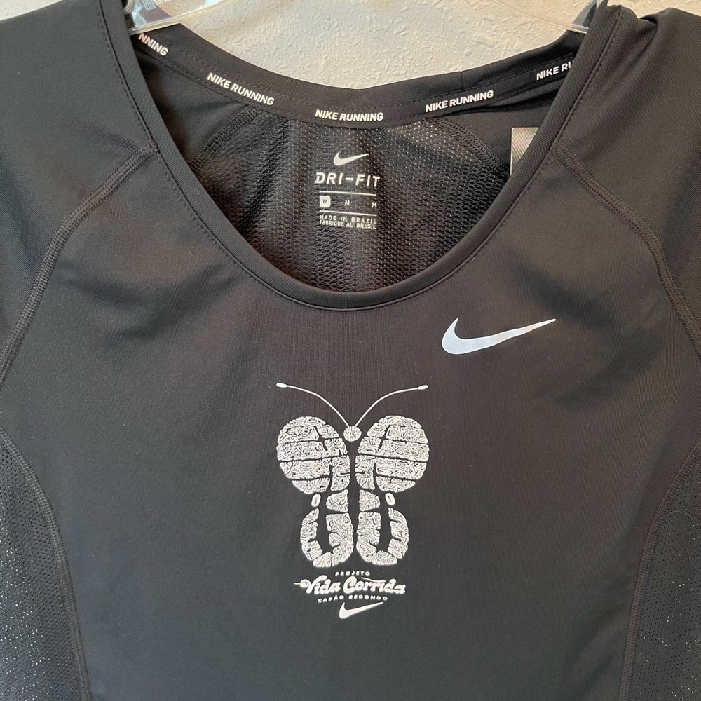 NIKE Shirt - Picture 2 of 5